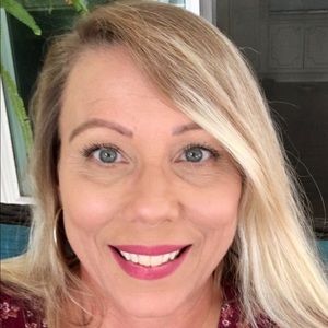 Meet your Posher, Gloria